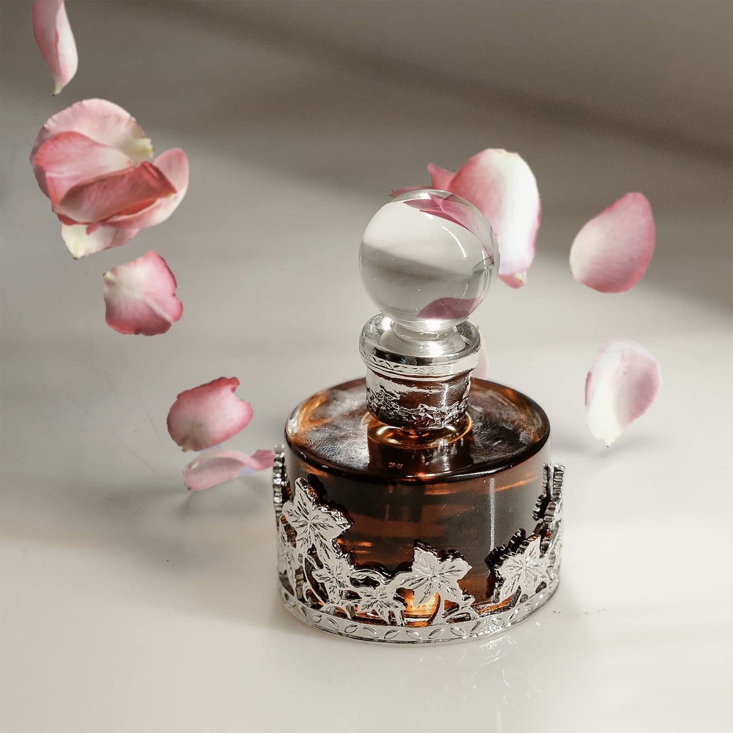 Mukhalat Malaki Exquisite Floral Woody Spicy Perfume Oil Travel Size 1 Fl Oz